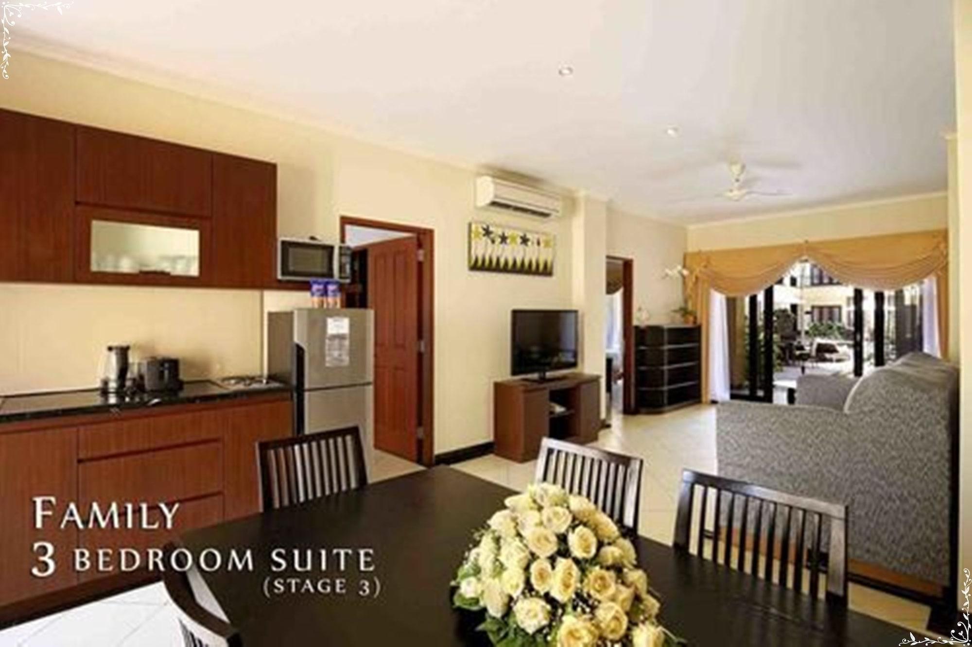 Kuta Town House Apartments Екстер'єр фото